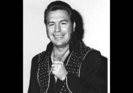 Gene Watson -- It Don't Hurt Me Half As Bad